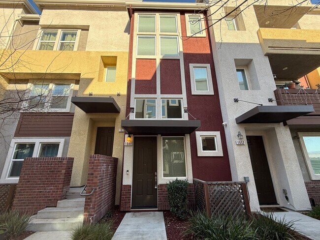 Beautiful Contemporary 2 Bedroom 2 Bath Berryessa Townhome