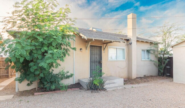 2032 W Adams St Phoenix, AZ 85009