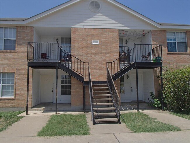 2202 Katy Lane