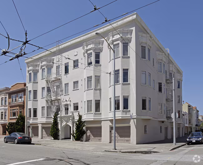 3255 Broderick Street