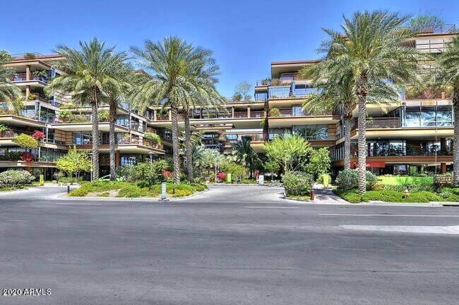 7117 E Rancho Vista Dr Scottsdale, AZ 85251