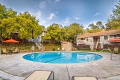 La Salle Manor Apartments