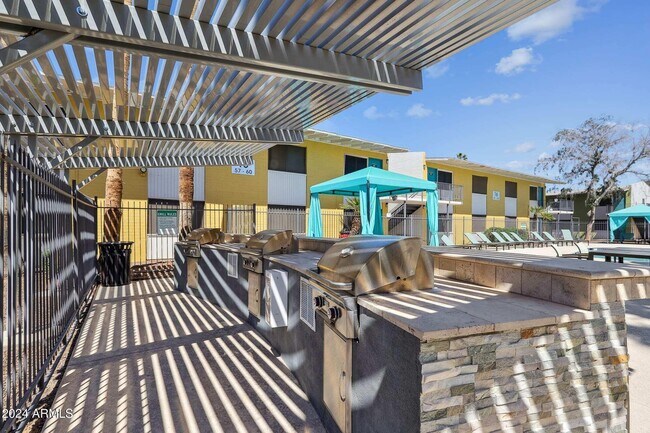 615 S Hardy Dr Tempe, AZ 85281