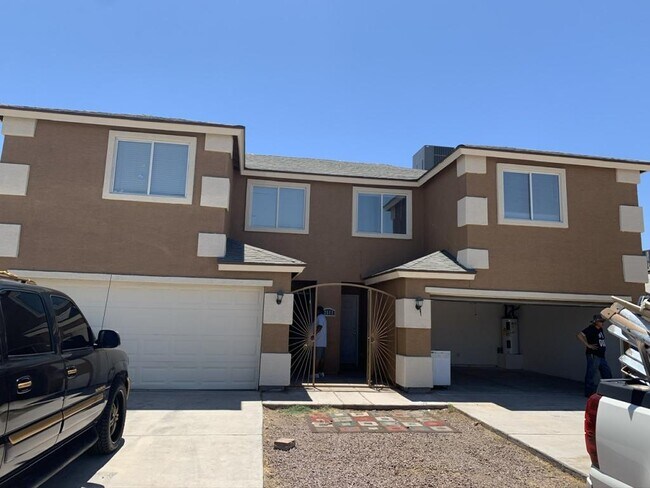 2511 East Pueblo Avenue
