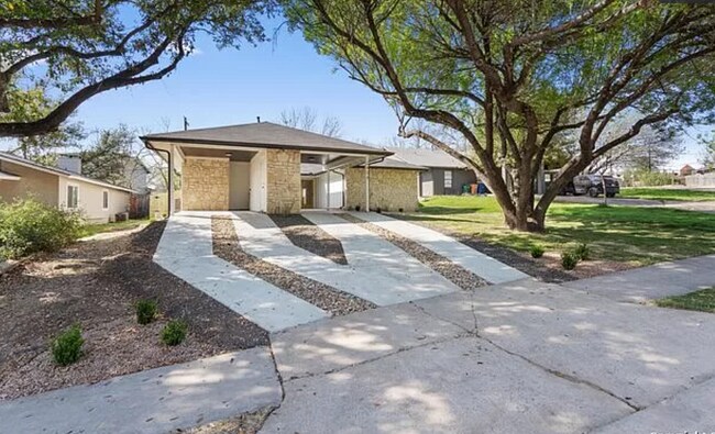 2406 Burleson Ct Austin, TX 78741