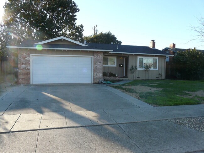 Cozy 3 Bedroom 2 Bath Home in Cambrian area of San Jose