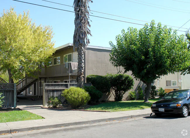 1312-1318 Leafwood