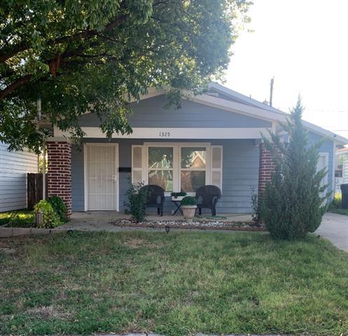1325 Stewart St Fort Worth, TX 76104