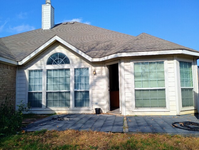 1607 Monte Carlo Dr Mansfield, TX 76063