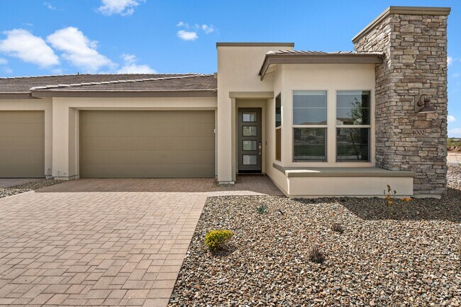 4002 Desert Moon Dr Wickenburg, AZ 85390