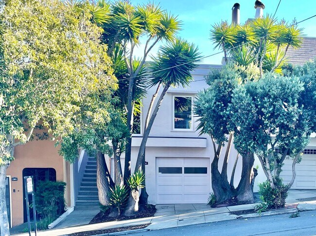 1327 Diamond Street