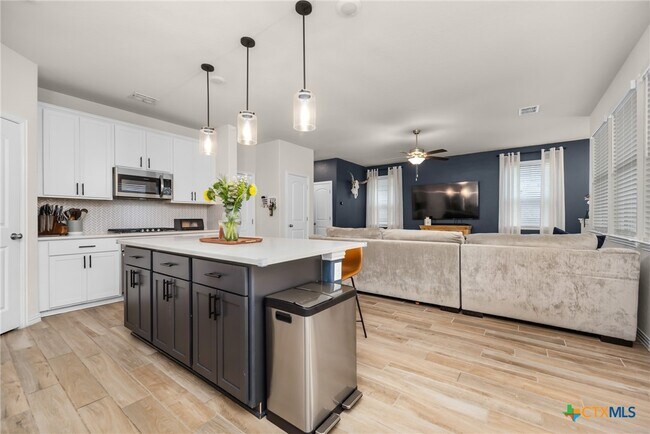 2043 Cowan Dr New Braunfels, TX 78132
