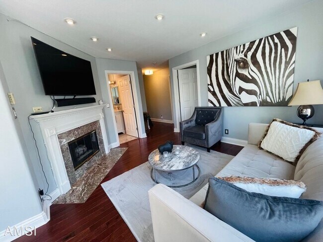 1696 Golden Gate #202