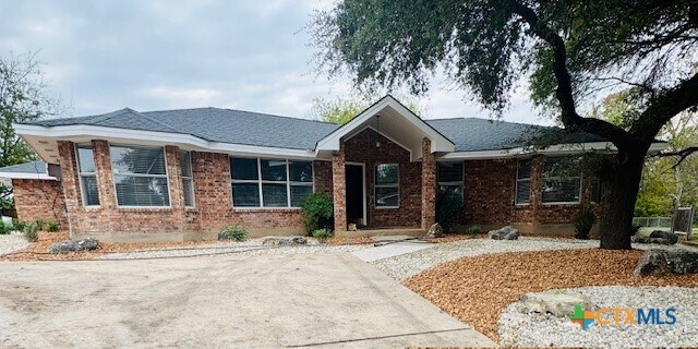 1301 Fieldcrest New Braunfels, TX 78130