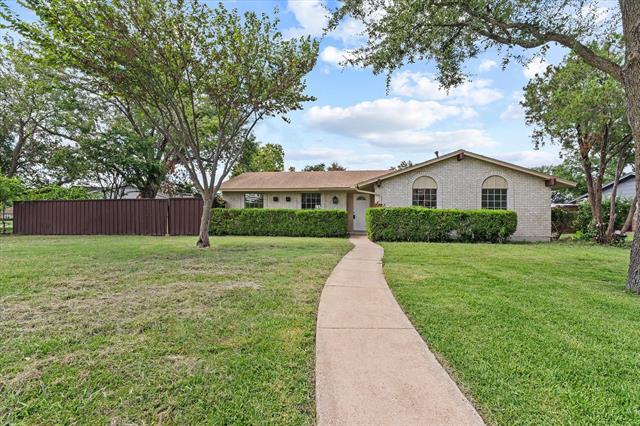 2804 Royal Oaks Drive