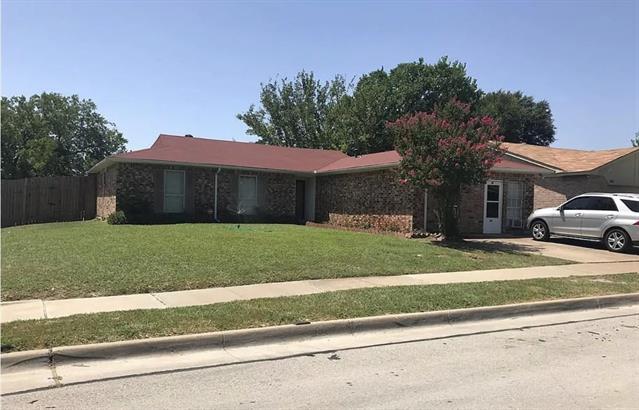 210 Nettletree St Arlington, TX 76018