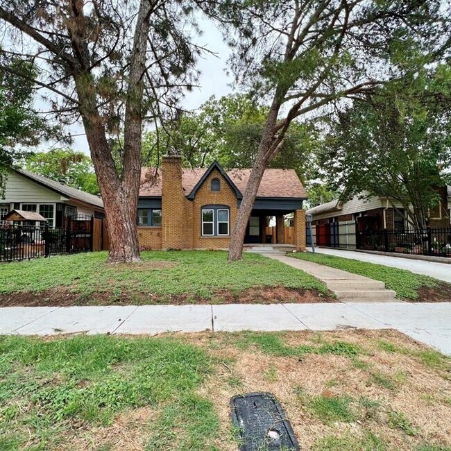 1034 Woodland Avenue