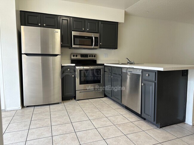 2440 E Waltann Ln Phoenix, AZ 85032