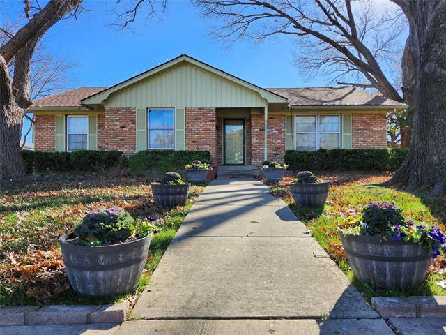 2608 Meandering Way