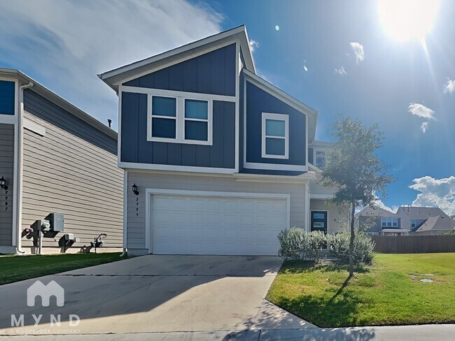 2909 Salvidar Bend