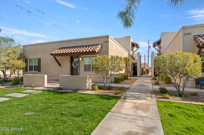 2245 N Dayton St Phoenix, AZ 85006