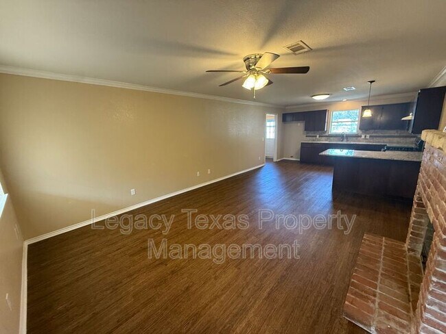 101 Donna St Alvarado, TX 76009