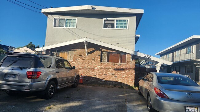9220 Bancroft Ave Oakland, CA 94603