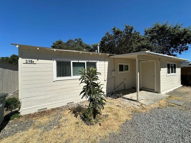 518 Roseland Ave Santa Rosa, CA 95407