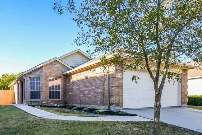 1125 Browntop St Crowley, TX 76036