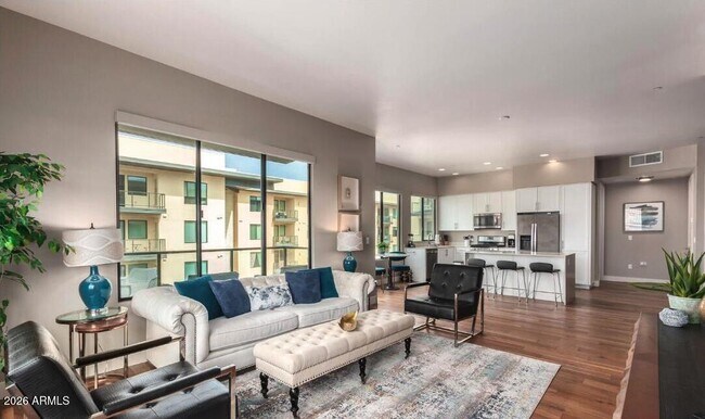 7300 E Earll Dr Scottsdale, AZ 85251