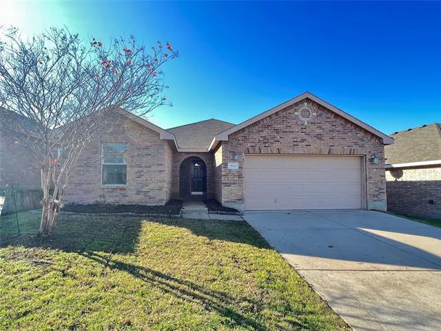 912 Bee Creek Ln Fort Worth, TX 76120