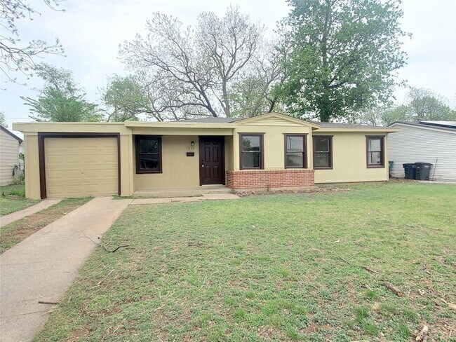 1232 Cameron St Fort Worth, TX 76115