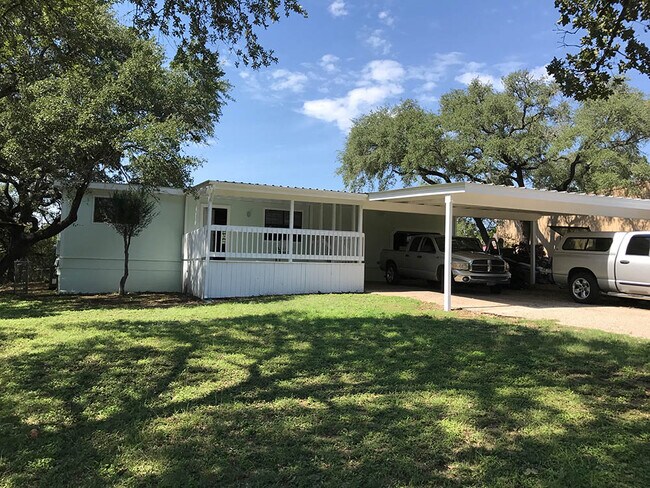 1304 W Lakeland Dr Austin, TX 78732