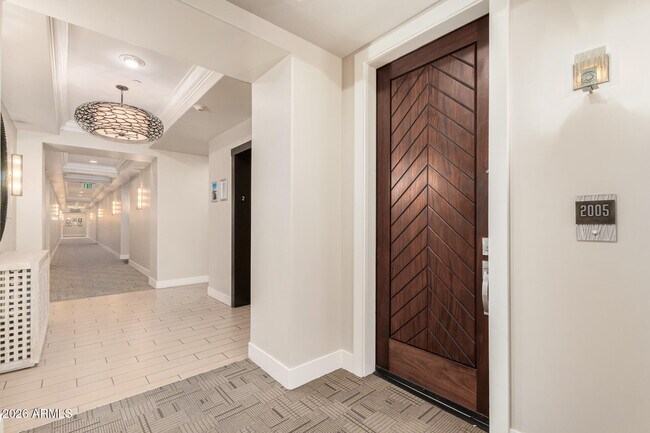 4803 N Woodmere Fairway --