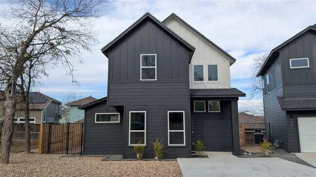 2220 Yellow Jacket Ln Austin, TX 78741