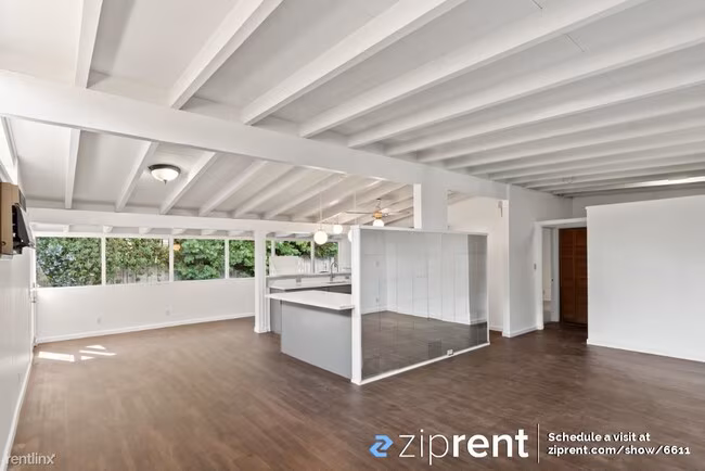 271 Hayes Avenue