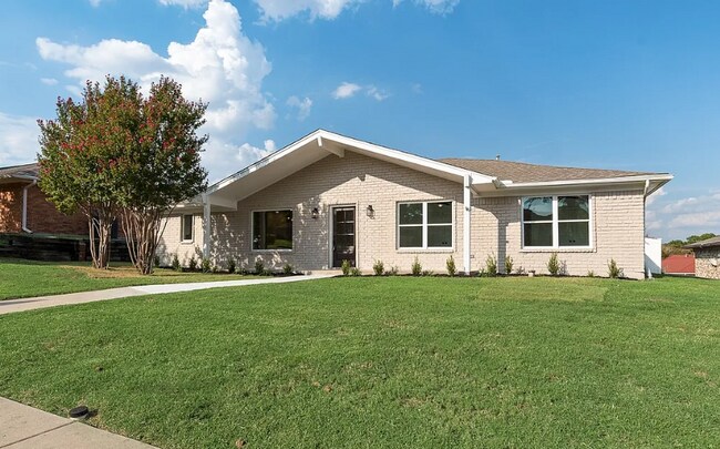1632 Merrimac Trl Garland, TX 75043