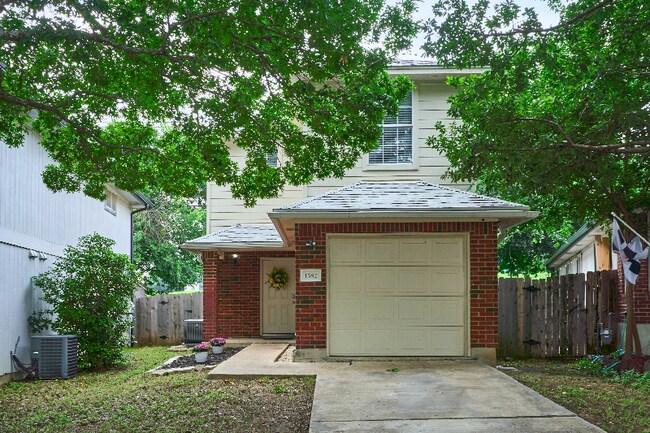 1582 Parkfield Circle