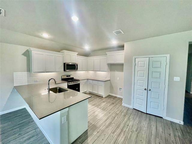 525 Ardsley Lane