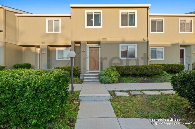 5 Oak Crest Ct Novato, CA 94947