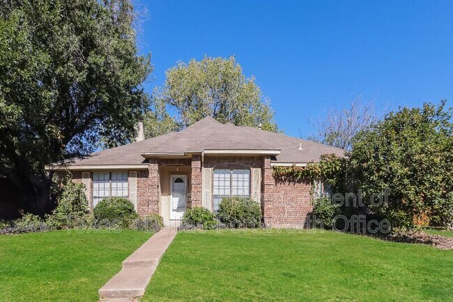8005 Meadowlark Ln Rowlett, TX 75088