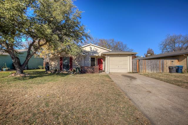 4221 Heath St Fort Worth, TX 76137