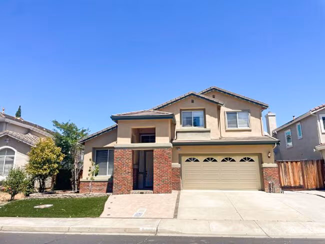 Stunning 4-bedroom 3 bathroom 2114sqft home in Union City