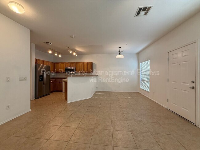 1702 E Bell Rd Phoenix, AZ 85022