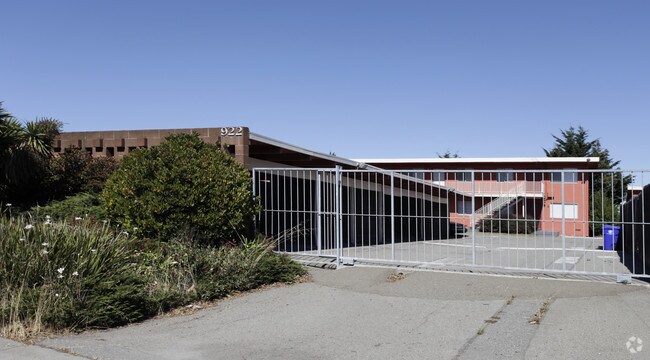 922 Carlson Boulevard, Richmond (Condo)