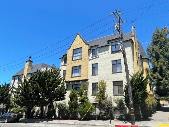 2747 Haste Street - 10