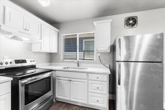 1813 63rd St Berkeley, CA 94703