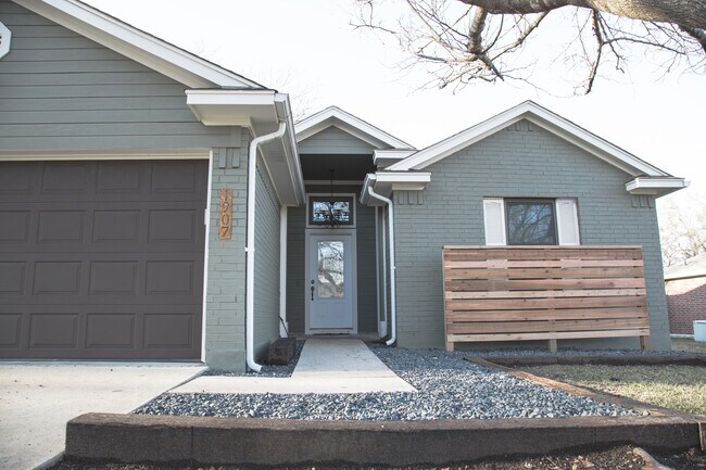 1907 E 19th St Georgetown, TX 78626