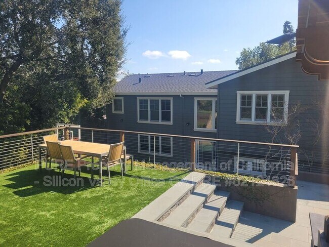 3732 Bret Harte Dr