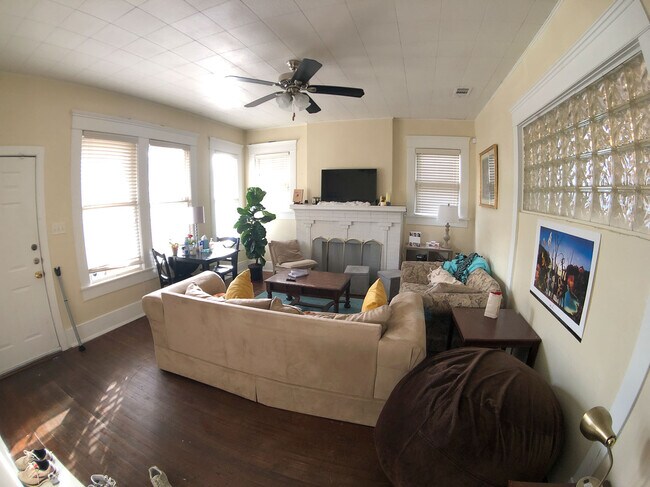 1006 West 22nd Street